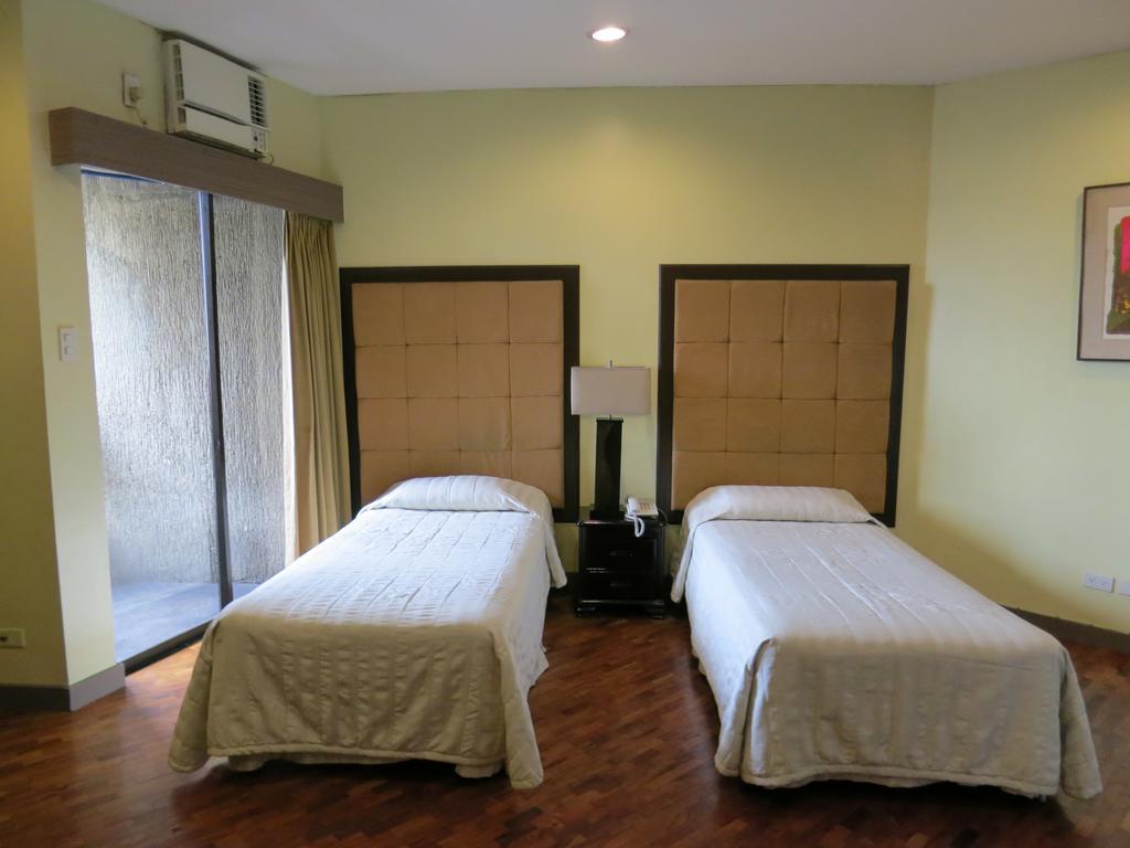 Midland Plaza Aparthotel Manila Kültér fotó