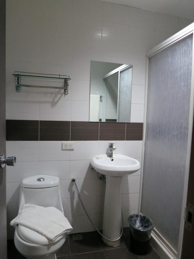 Midland Plaza Aparthotel Manila Kültér fotó